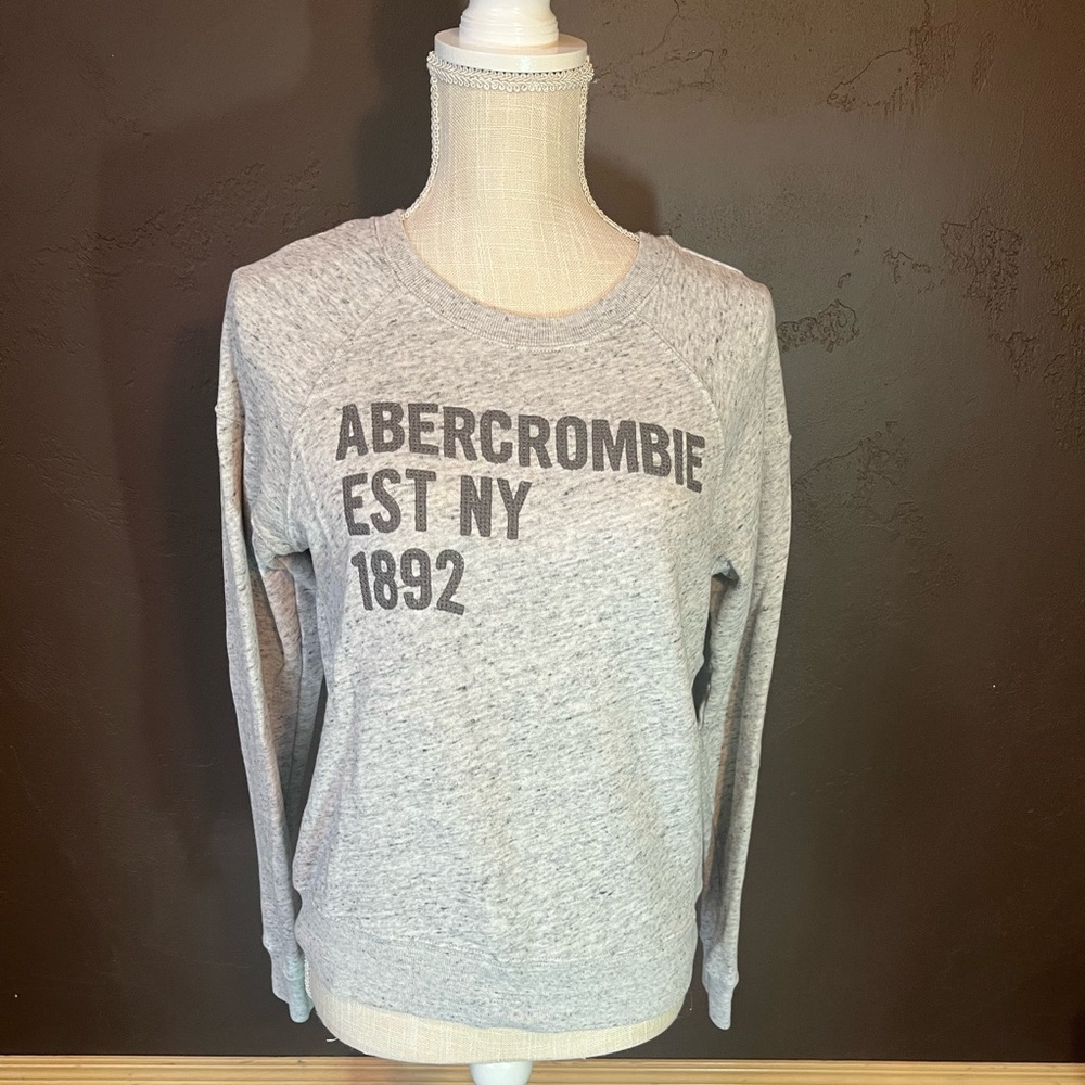 Med ambercrombie and fitch crewneck
